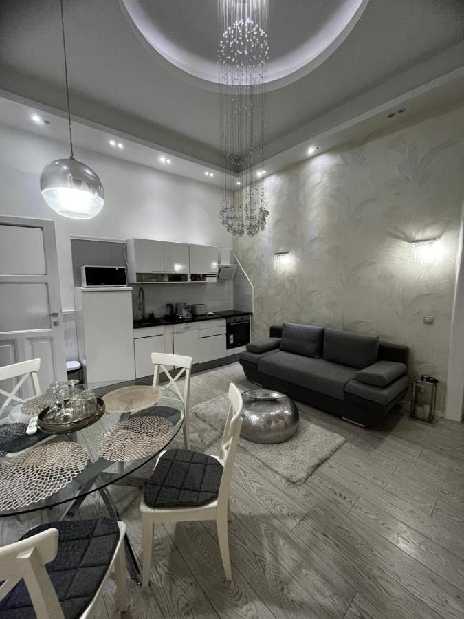 White Luxury Apartment Budapest Exterior foto