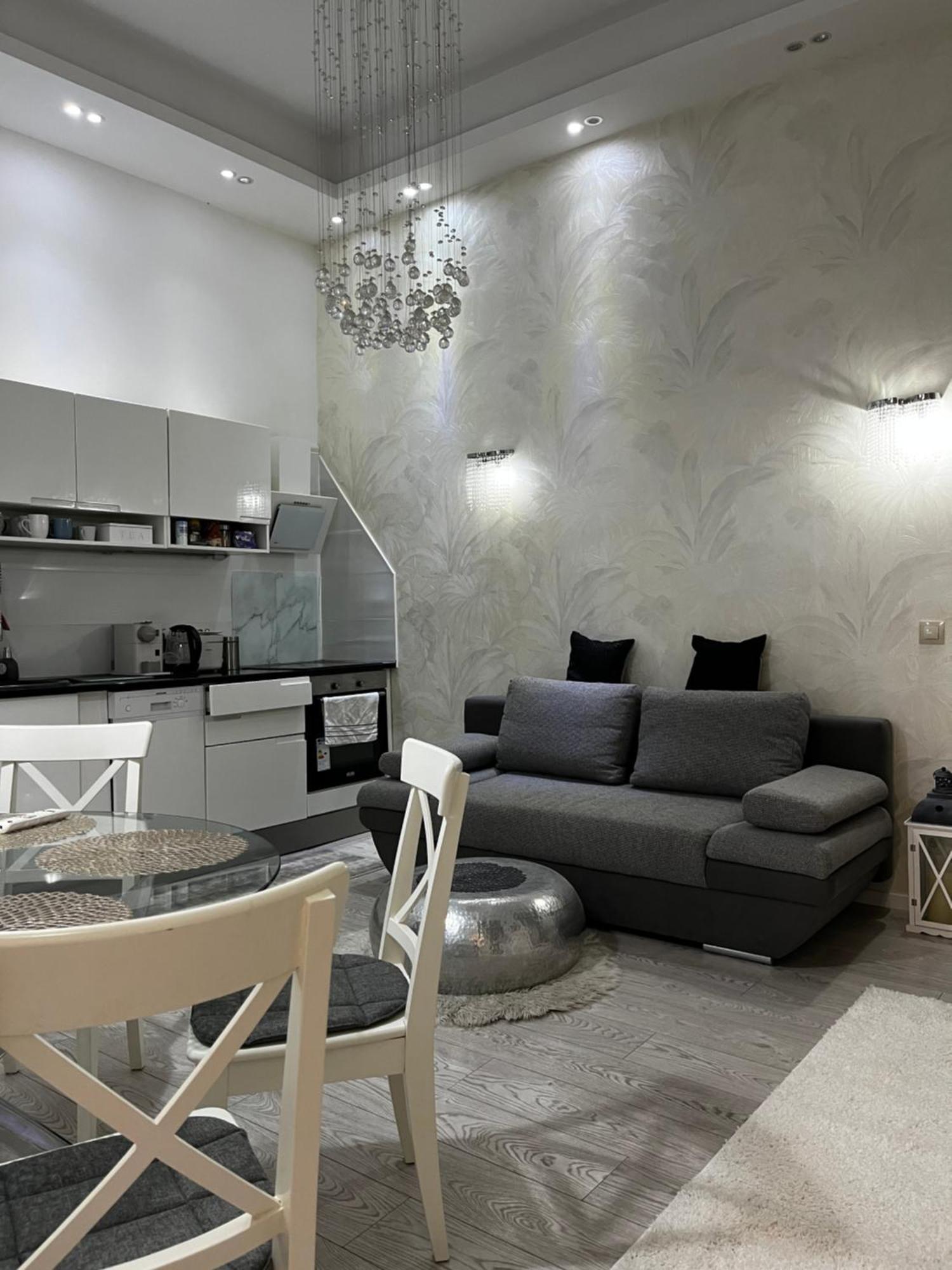 White Luxury Apartment Budapest Exterior foto